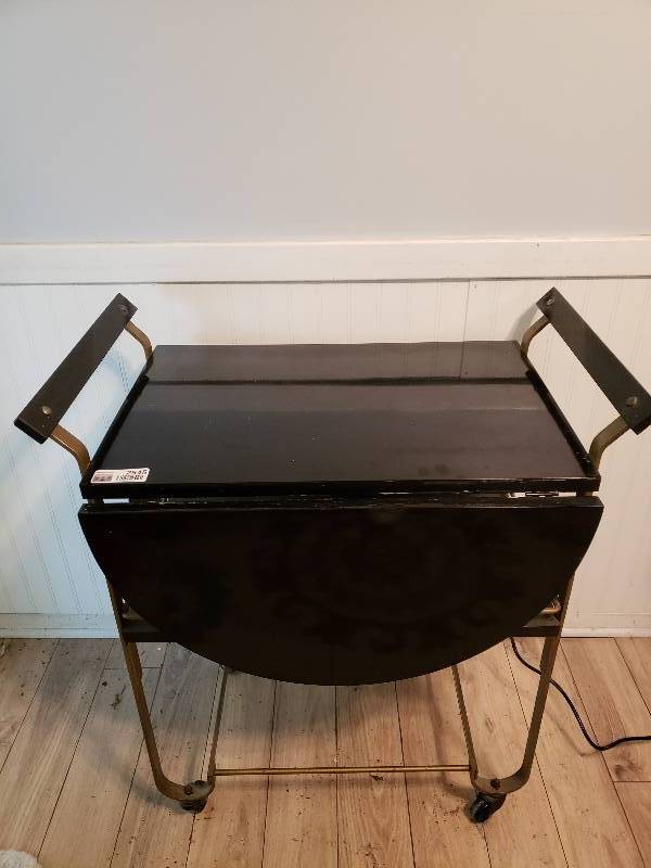 lot 2545 image: Sweet Vintage Collapsible Bar Cart