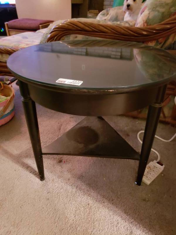 lot 2536 image: Round Side Table