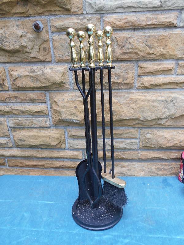 lot 8109 image: Set of Fireplace Tools