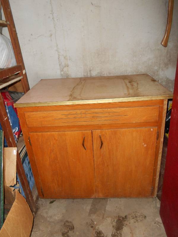 lot 8111 image: Gardening Cabinet Lot