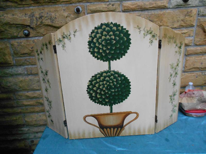 lot 8118 image: Garden Decor Painting