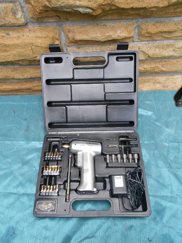 lot 8132 image: Duro Pro Cordless Screw Driver