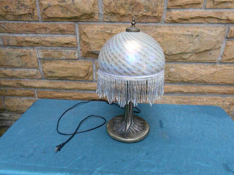 lot 8138 image: Antique Lamp