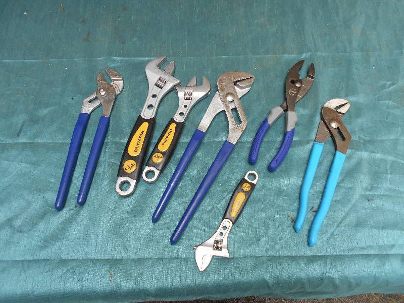 lot 8143 image: Lot of Wrenches
