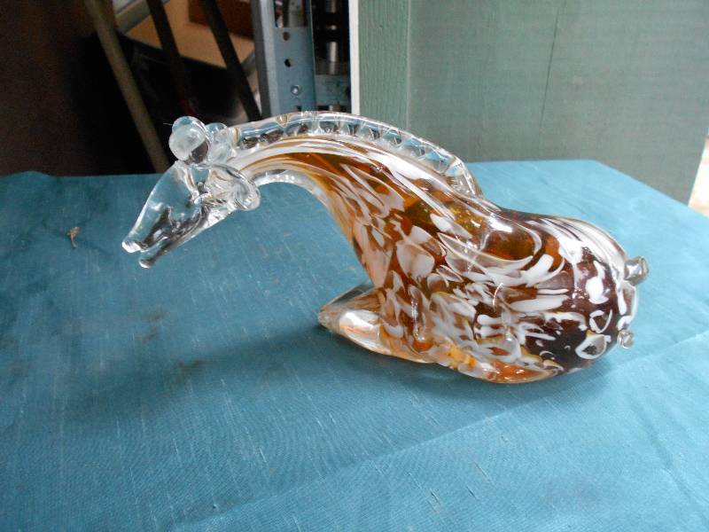 lot 8161 image: Blown Glass Giraffe
