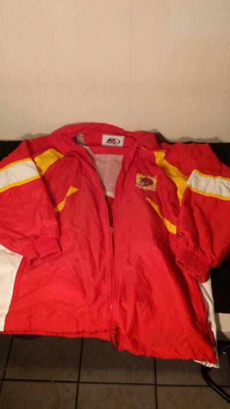 lot 2638 image: PRO STAR CHIEFS SIZE M