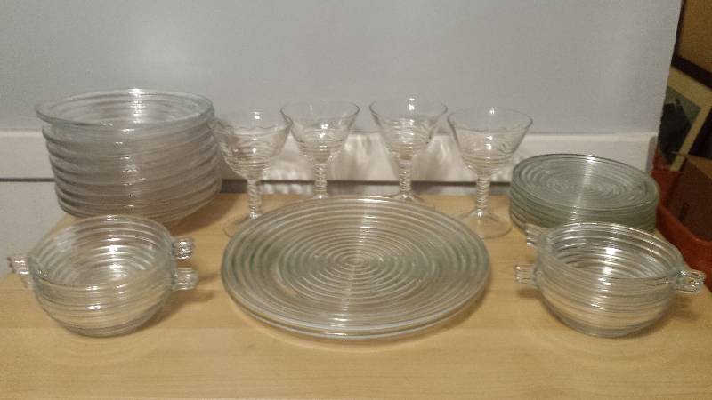 lot 2646 image: SET OF MANHATTAN DISHWARE