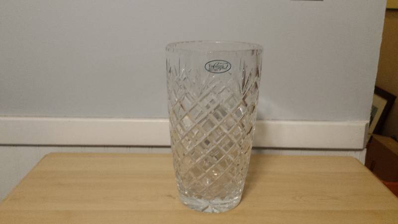 lot 2649 image: Crystal Vase