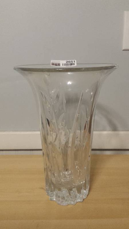 lot 2651 image: Crystal Vase
