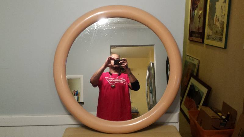 lot 2657 image: Round Peach Mirror