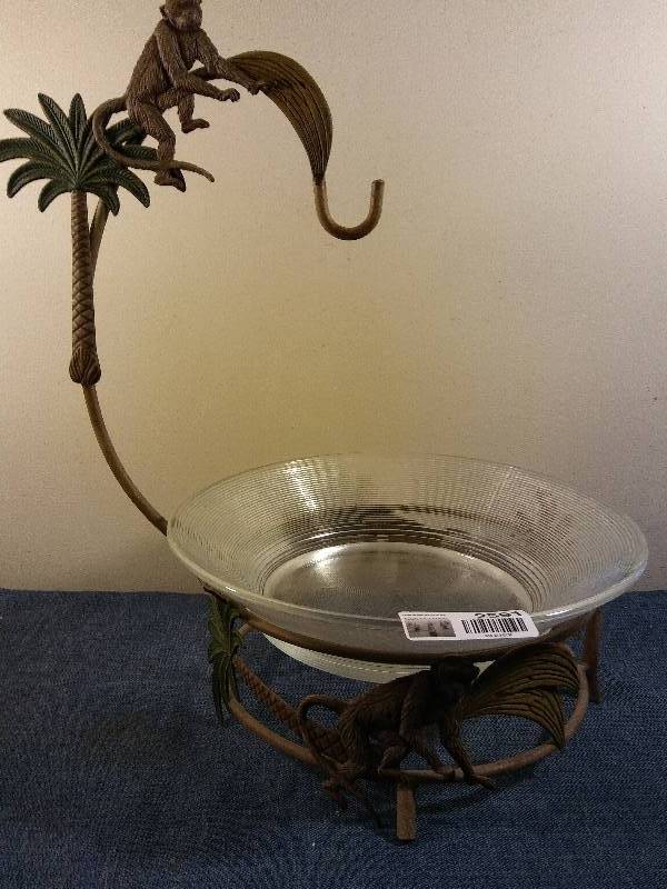 lot 2591 image: Monkey Decor