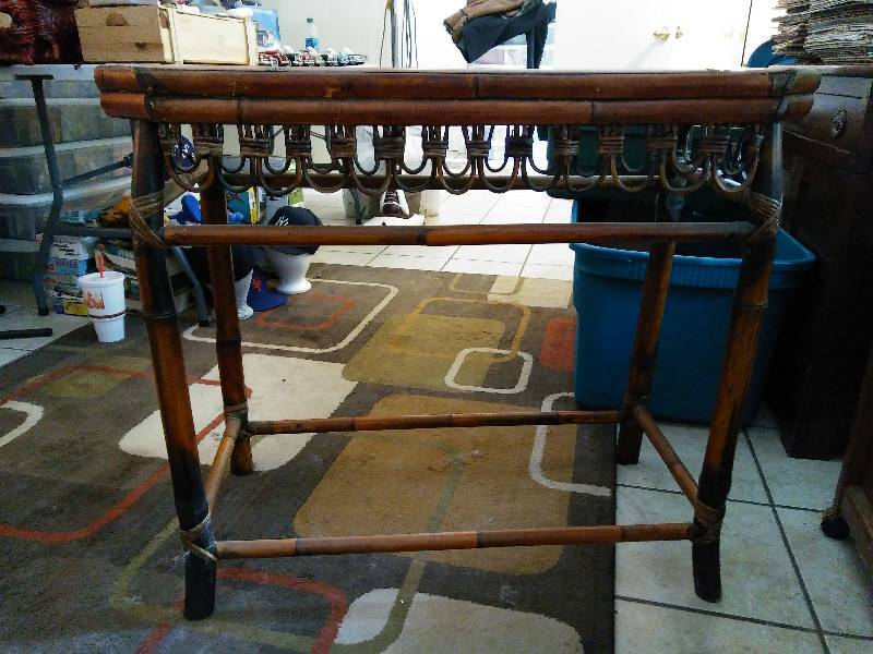 lot 2629 image: RATAAN SIDE TABLE