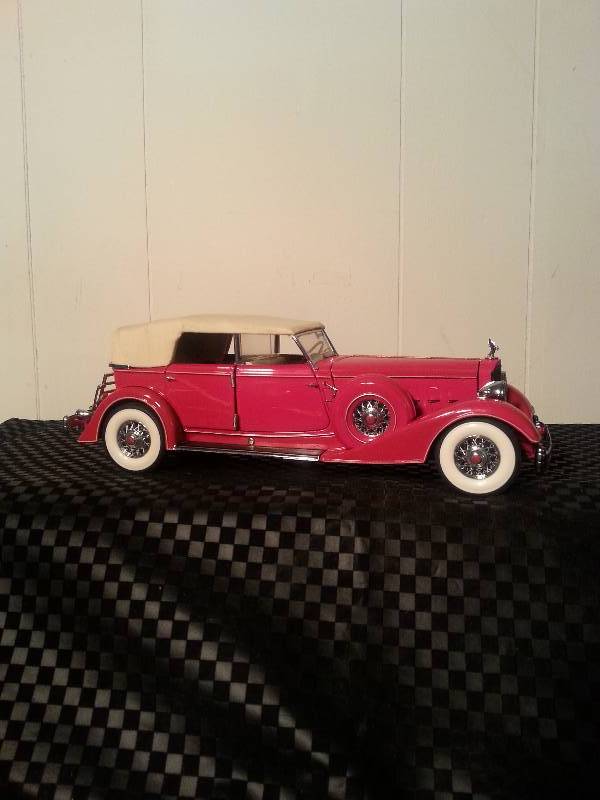 lot 2560 image: 1934 FRANKLIN MINT PACKARD DIE CAST CAR
