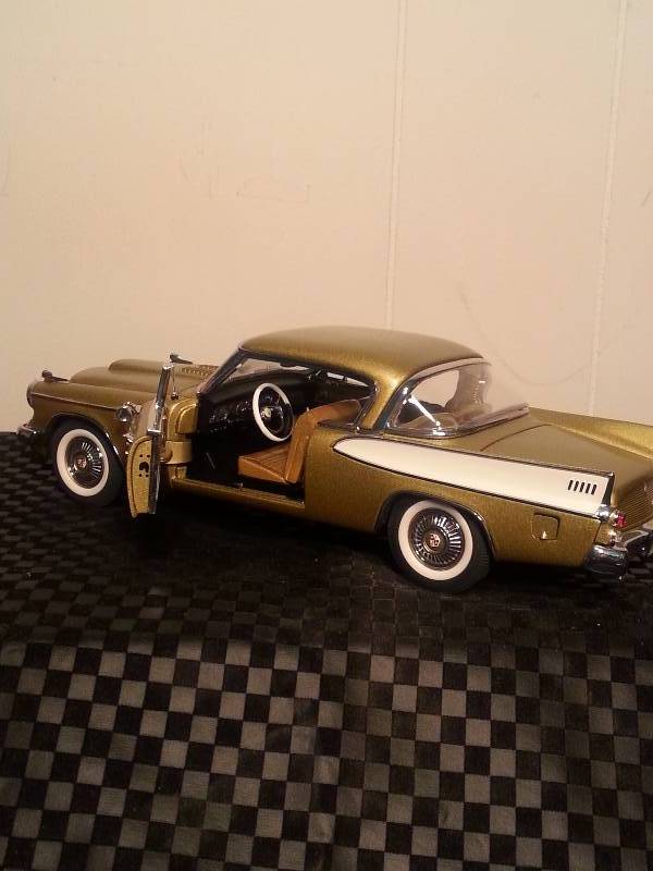lot 2563 image: 1967 GOLDEN HAWK DIE CAST