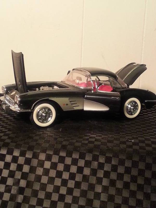 lot 2567 image: 1958 CHEVROLET CORVETTE DIE CAST