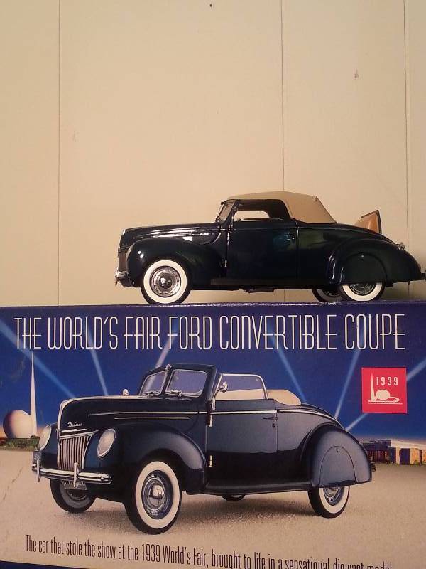 lot 2575 image: 1939 WORLDS FAIR FORD CONVERTIBLE COUPE