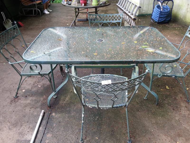 lot 2617 image: PATIO FURNITURE SET TABLE AND CHAIRS