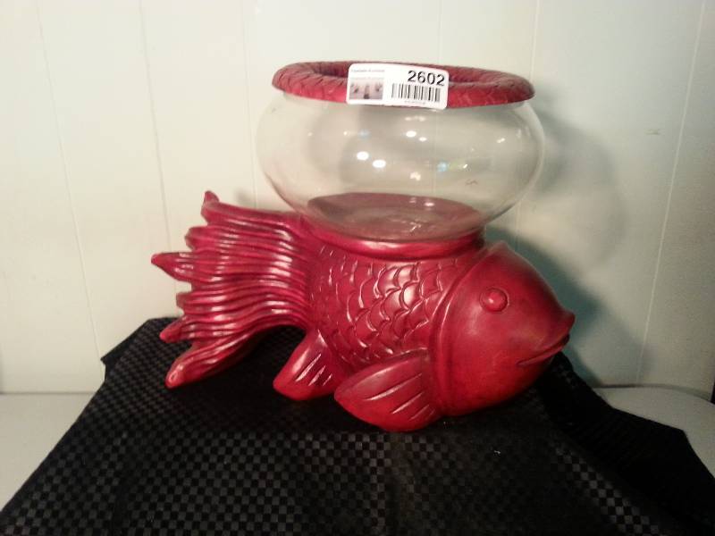 lot 2602 image: VINTAGE FISH BOWL