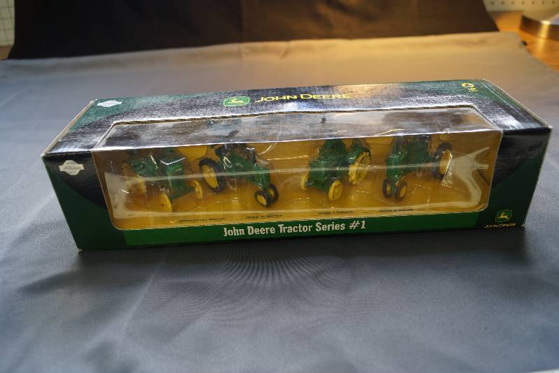 lot 82 image: 2005 Sealed John Deere Tractor Series #1