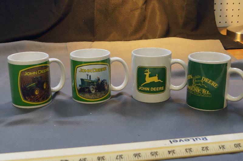 lot 87 image: Set of 4 John Deere Coffee Mugs- Tractors