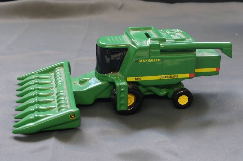 lot 97 image: John Deere Maximizer Bank