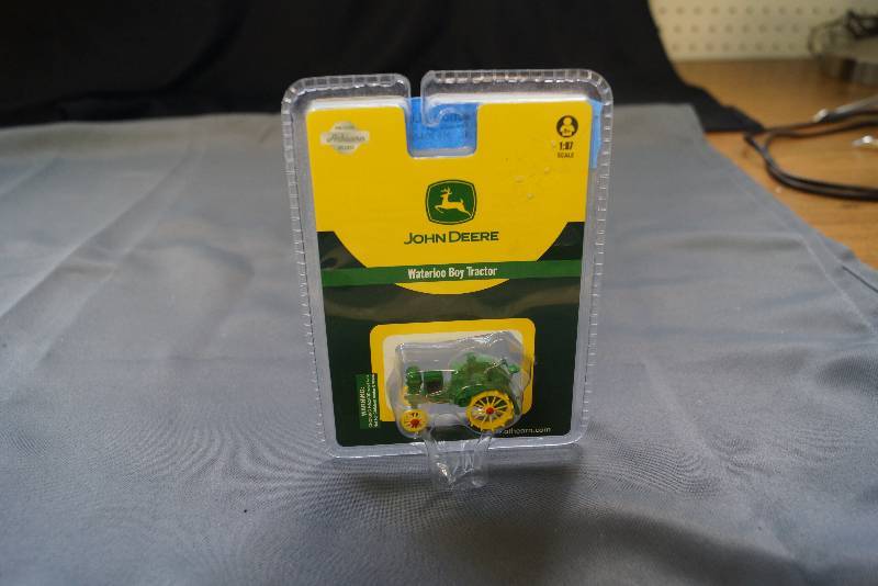 lot 110 image: Waterloo Boy Tractor- John Deere  187th Scale