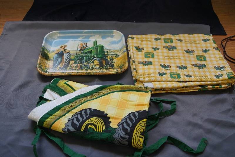 lot 112 image: John Deere Kitchen Lot of 3 pieces