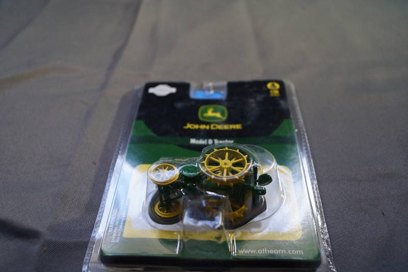 lot 115 image: 1-50 Model D Tractor John Deere
