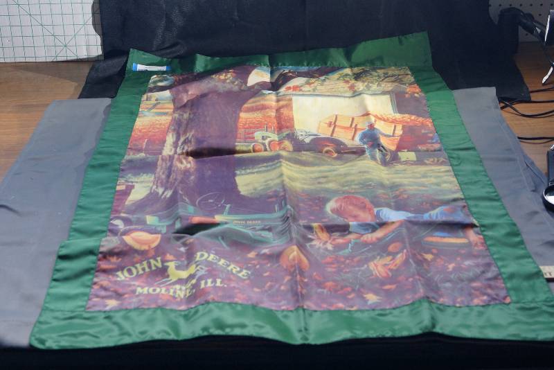 lot 181 image: John Deere Porch Flag