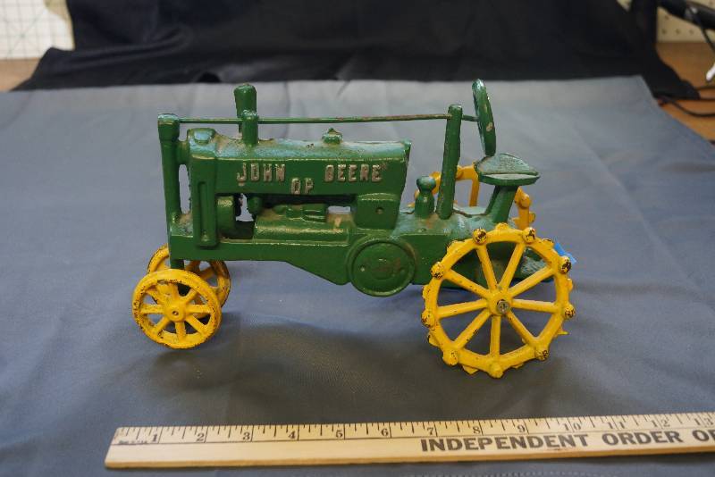 lot 188 image: 10 inch Cast John Deere Tractor