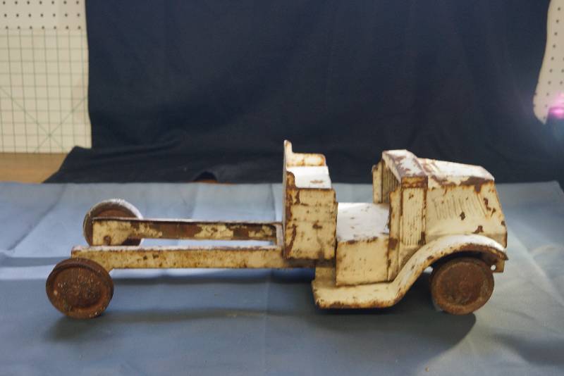 lot 192 image: Cool Old Metal Car- Rusty-Rustic-Distressed