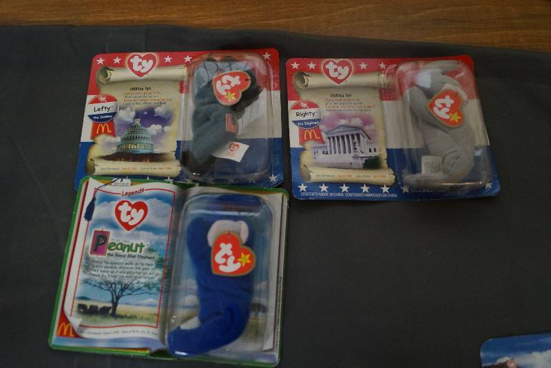 lot 1163 image: Lot of 3 TY Beanie Baby Bears Sealed