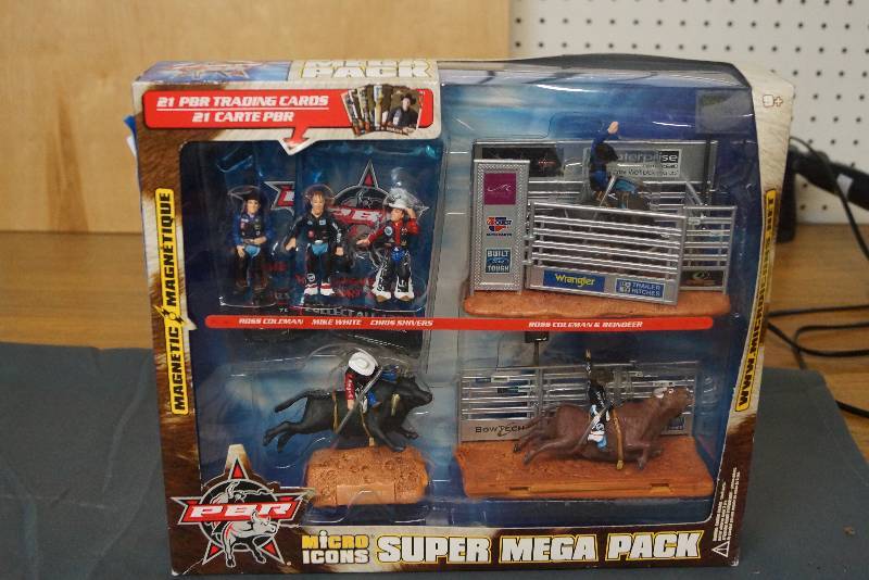 lot 1064 image: PBR 2004 Micro Icons Super Mega Pack With Trading Cards Included