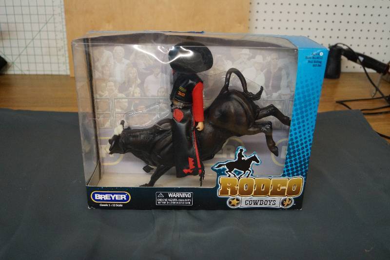 lot 1071 image: Breyer Rodeo Cowboy- Bullrider Figures