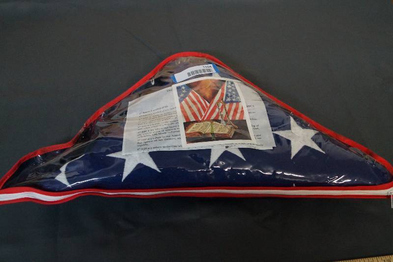 lot 1104 image: Folder American Flag-  Stitched Stars