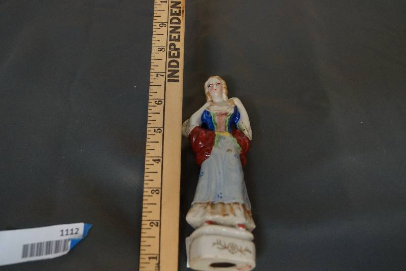 lot 1112 image: Woman Statue Figurine   Occupied Japan