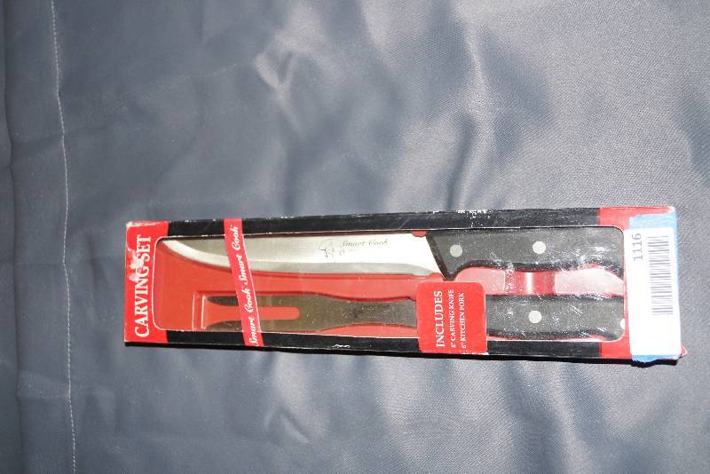 lot 1116 image: 2 Piece Carving Set  NIB