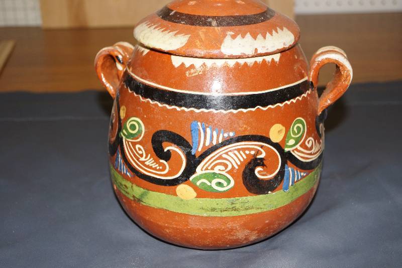 lot 1133 image: Mexico Pottery  Vase or Canister With Lid