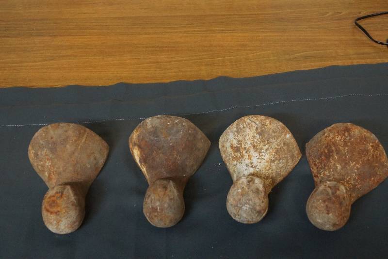 lot 1126 image: Antique Claw Feet For Bathtub-   Talons- Good Condition