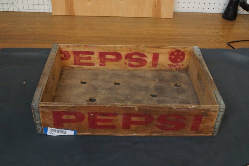 lot 1130 image: Vintage Wooden Pepsi Cola Crate Case