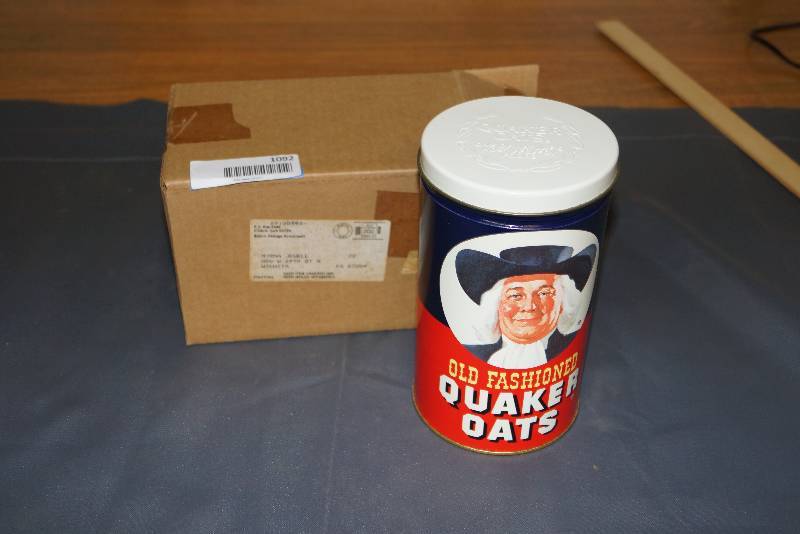 lot 1092 image: 1982 Limited Edition Quaker Oats Tin