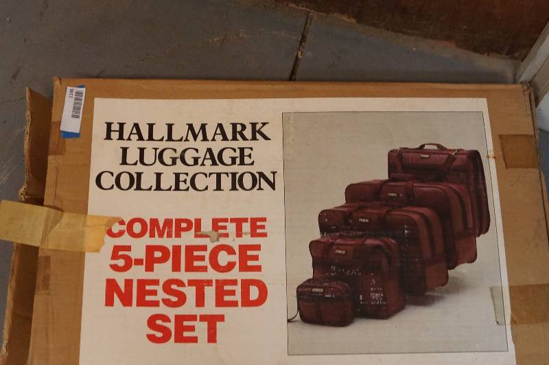 lot 1146 image: 5 Piece Nested Luggage Set  New Old Stock- Unopened