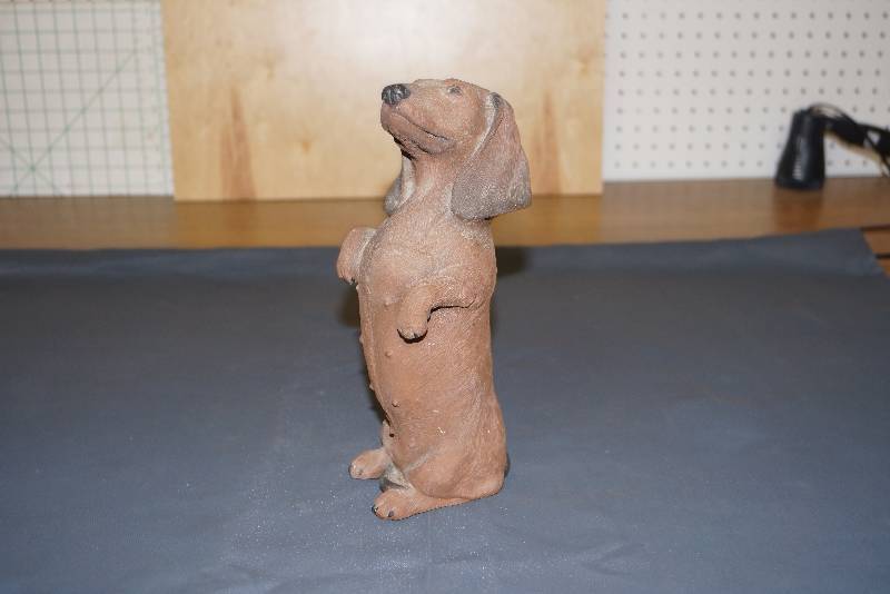 lot 242 image: Sandicast Dog- Weinnie Dachshund  Statue Decor