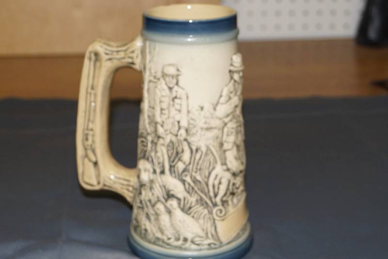 lot 262 image: Beer Stein   Hunting Theme