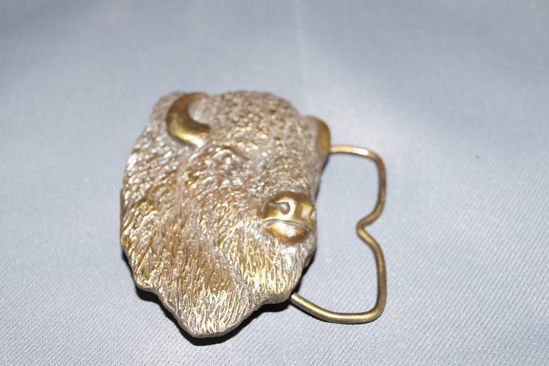 lot 259 image: Buffalo Head Brass Belt Buckle