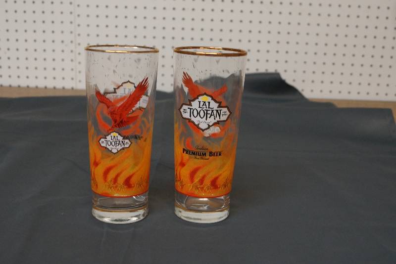 lot 267 image: 2 Pint Size Beer Glasses