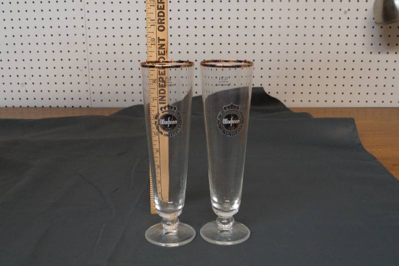 lot 266 image: Lot of 2  Wine Glasses or Flutes