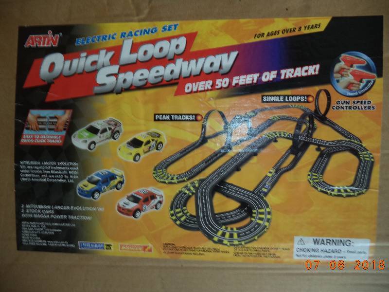 lot 1789 image: Electric Racing Set-  Quick Loop Raceway
