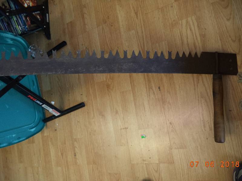 lot 1794 image: Vintage 6ft 2 man Cross Cut Saw
