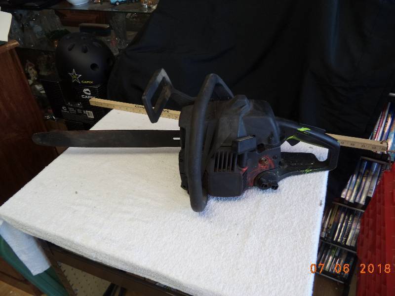 lot 1796 image: Chainsaw- Parts or Repair